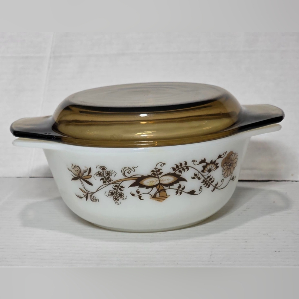 Vintage Pyrex England Brown Vine Casserole Dish Smokey Lid 1.5 QT Round
